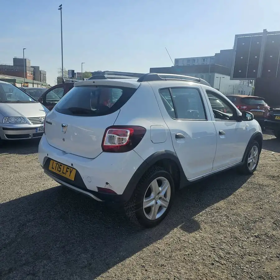 2015-dacia-sandero-stepway-15d-laureate-big-6