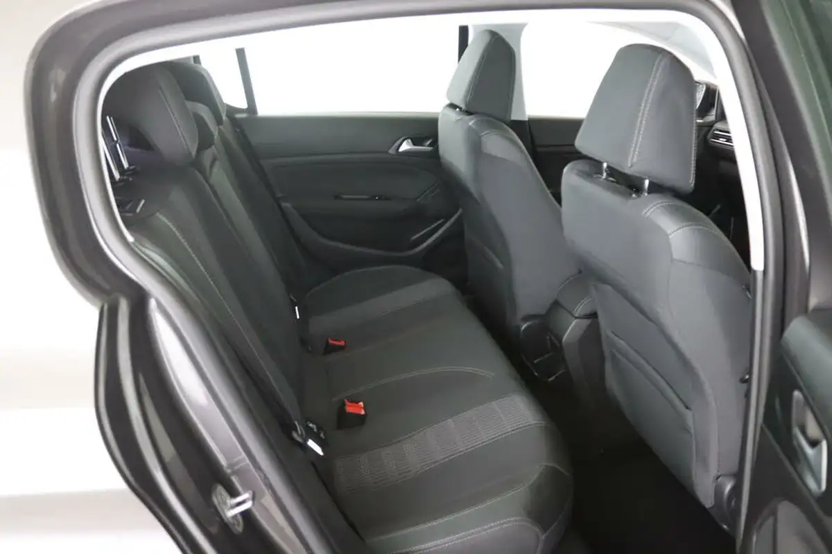 2019-peugeot-308-12-puretech-allure-130bhp-big-11
