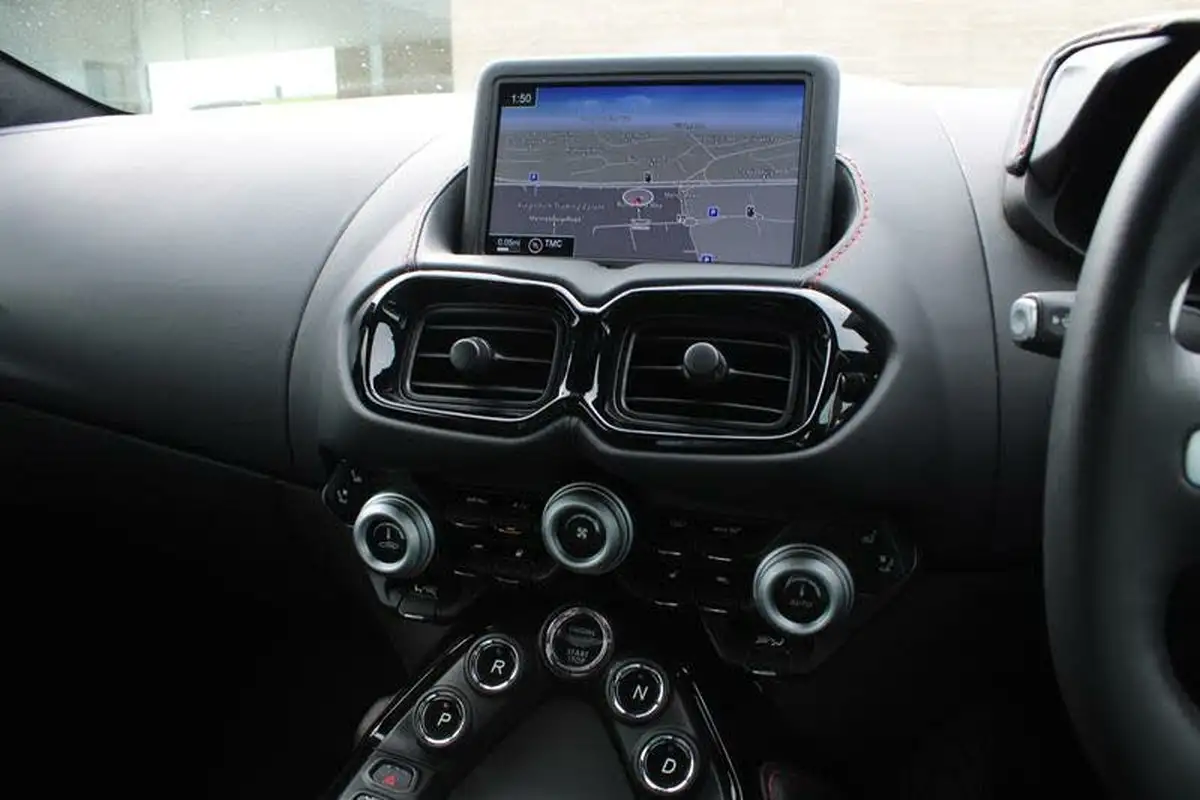2024-aston-martin-vantage-40-v8-vantage-coupe-auto-big-9