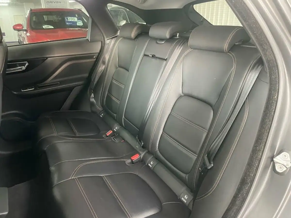 2017-jaguar-f-pace-20-i4d-prestige-180ps-ss-auto-big-22