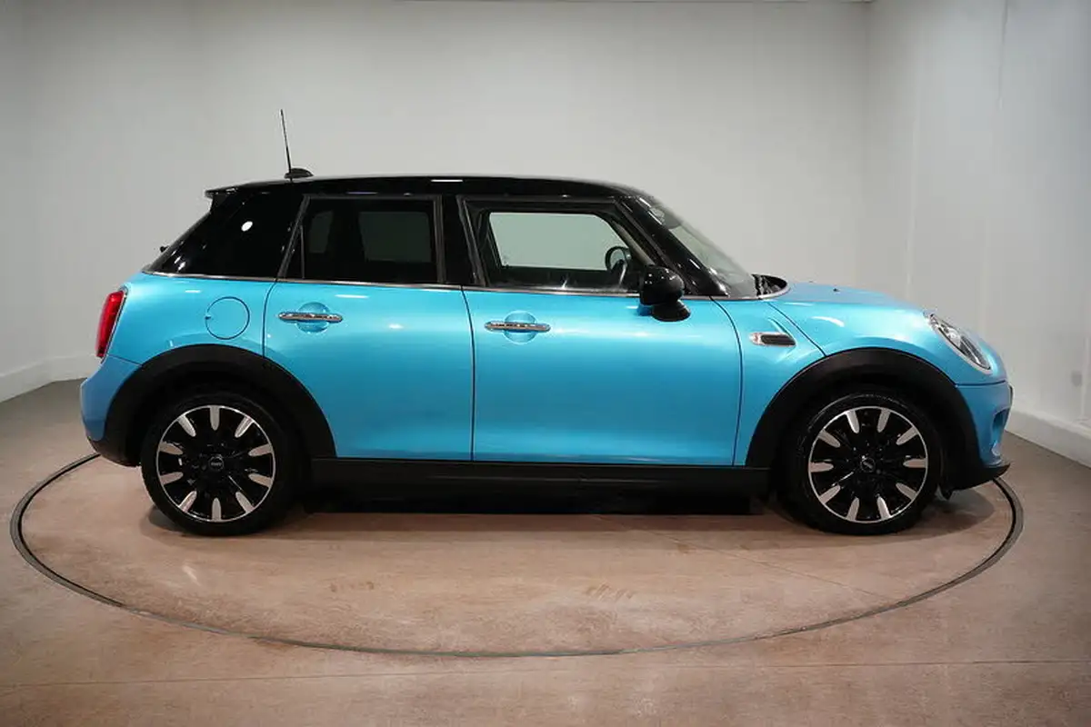 2019-mini-cooper-15-cooper-exclusive-134bhp-hatchback-5d-big-3