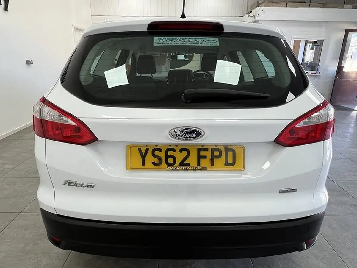 2013-ford-focus-16tdci-zetec-115ps-estate-big-3