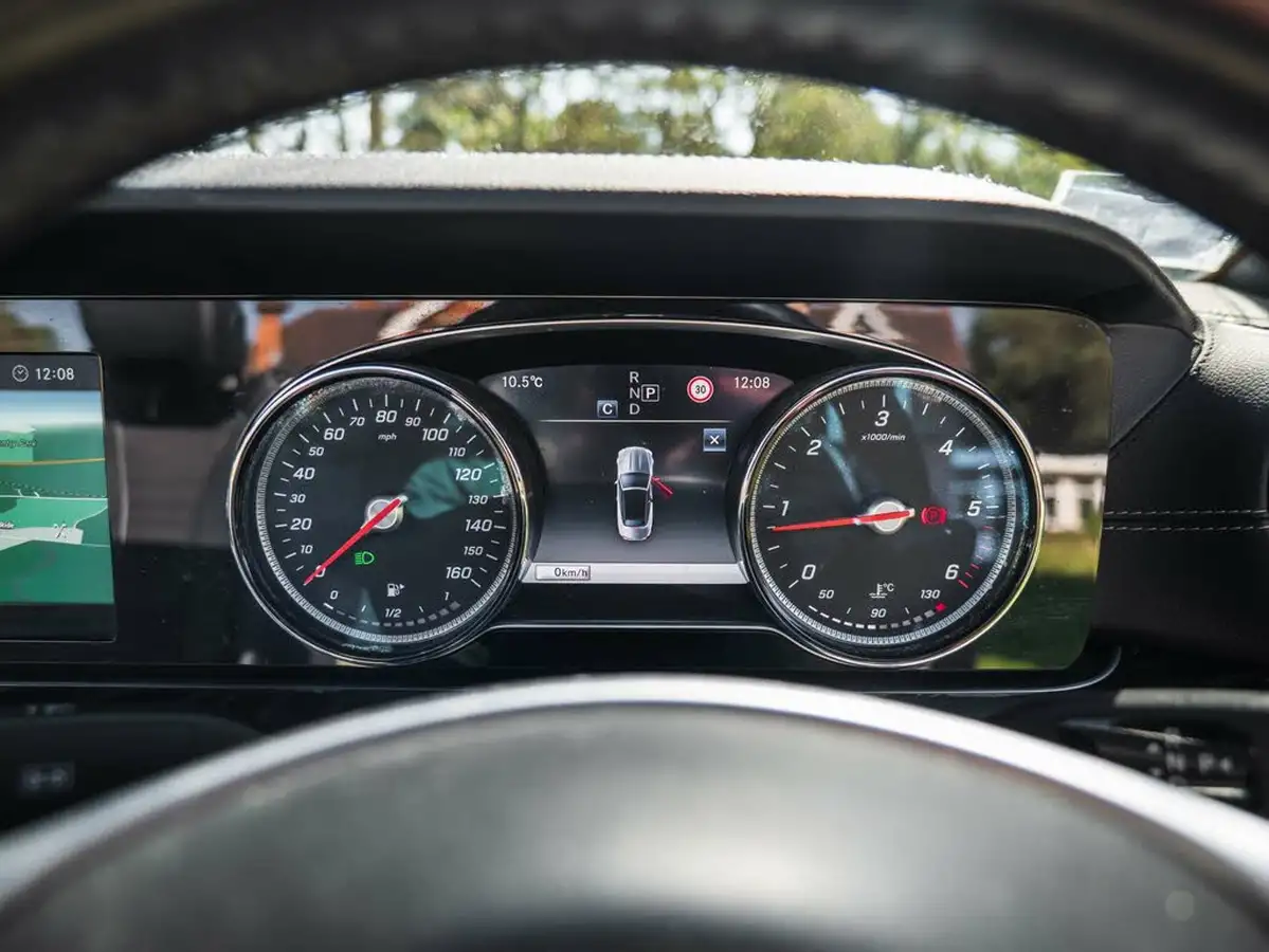 2018-mercedes-benz-e-class-20d-e220d-amg-line-premium-plusss-cabriolet-2d-big-18
