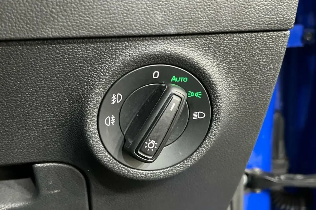 2020-skoda-karoq-16tdi-se-technology-dsg-big-14