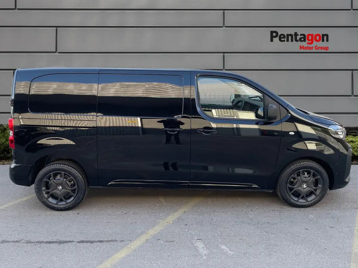 2025-vauxhall-vivaro-15td-pro-big-10
