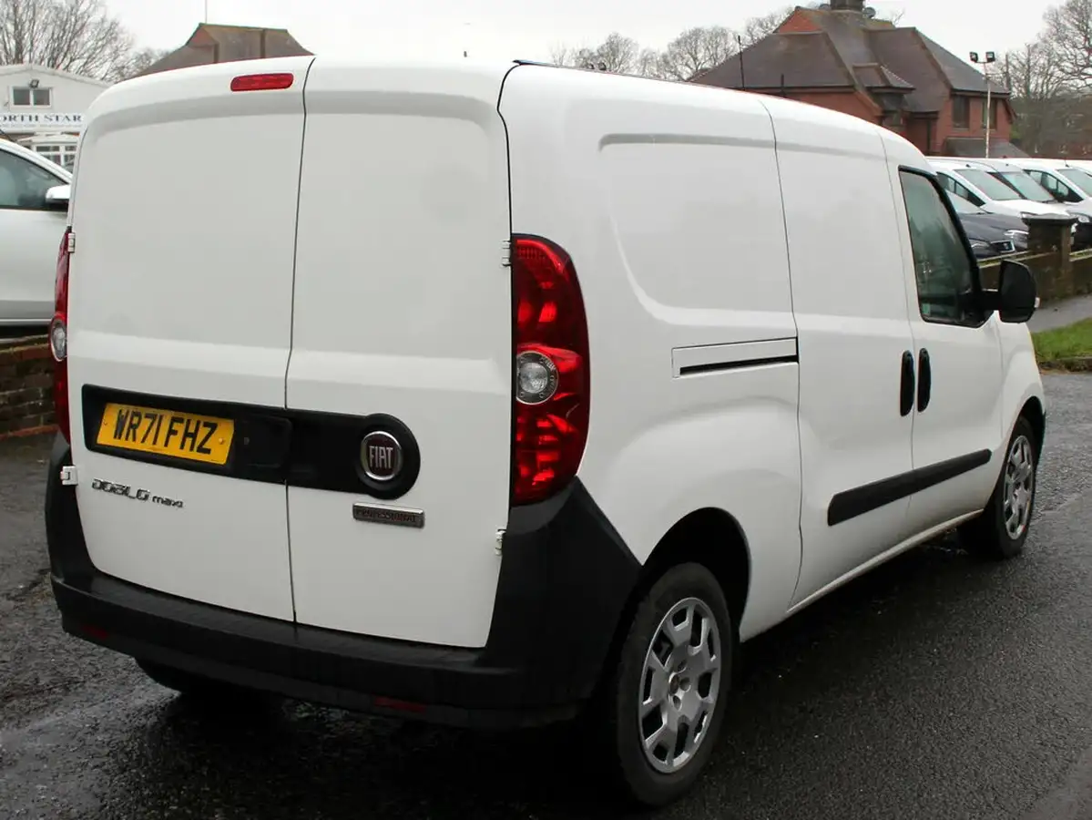 2021-fiat-doblo-cargo-16td-l2h1-maxi-sx-120bhpeu6dt-big-4