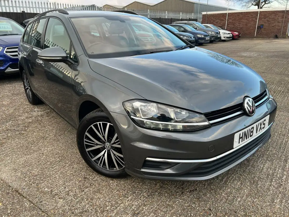 2018-volkswagen-golf-14-tsi-se-nav-estate-5d-big-0