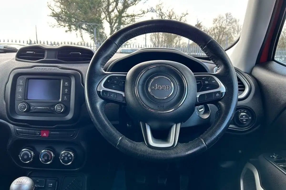 2017-jeep-renegade-16-multijet-ii-longitude-big-14