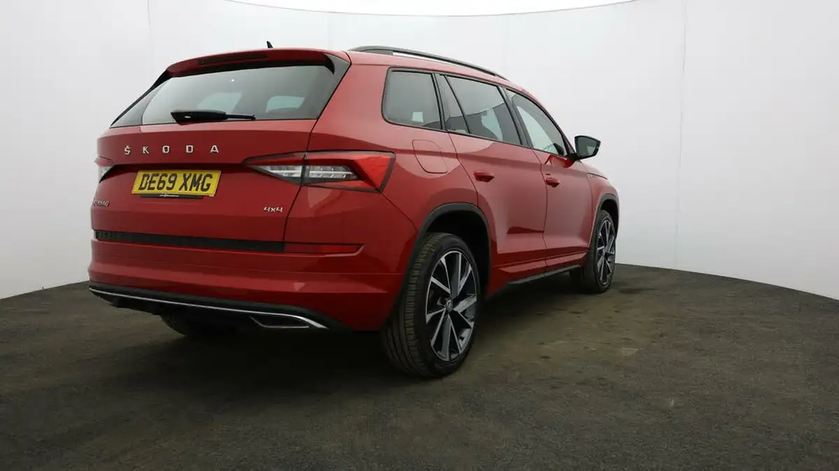 2019-skoda-kodiaq-20tdi-sportline-190ps-seats-scr-dsg-big-49