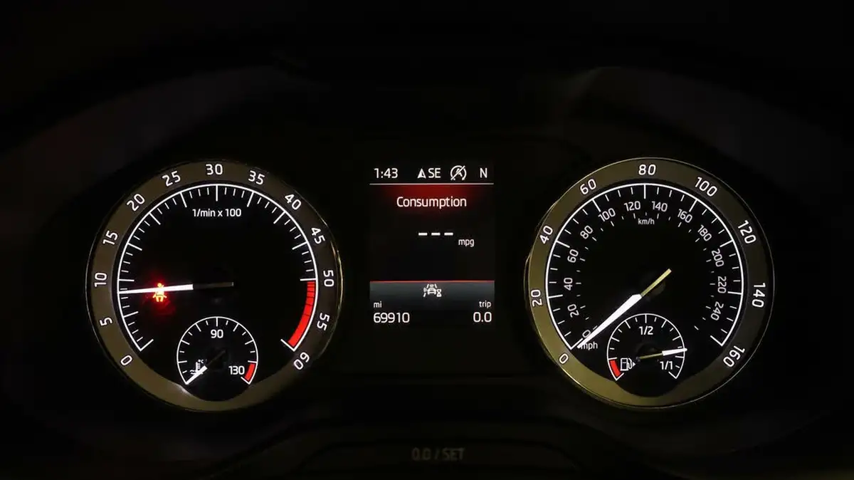 2019-skoda-kodiaq-20tdi-sportline-190ps-seats-scr-dsg-big-8