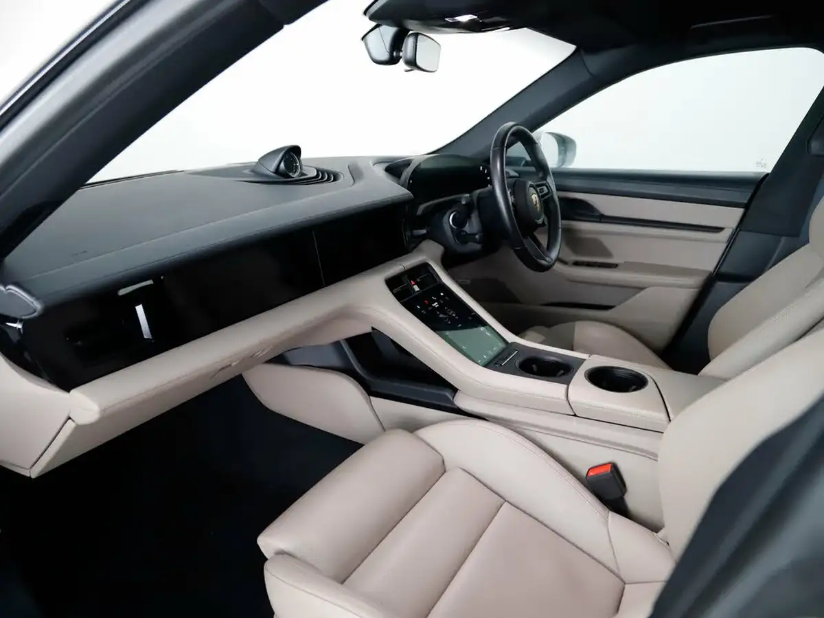 2021-porsche-taycan-e-4s-cross-turismo-awd-big-2