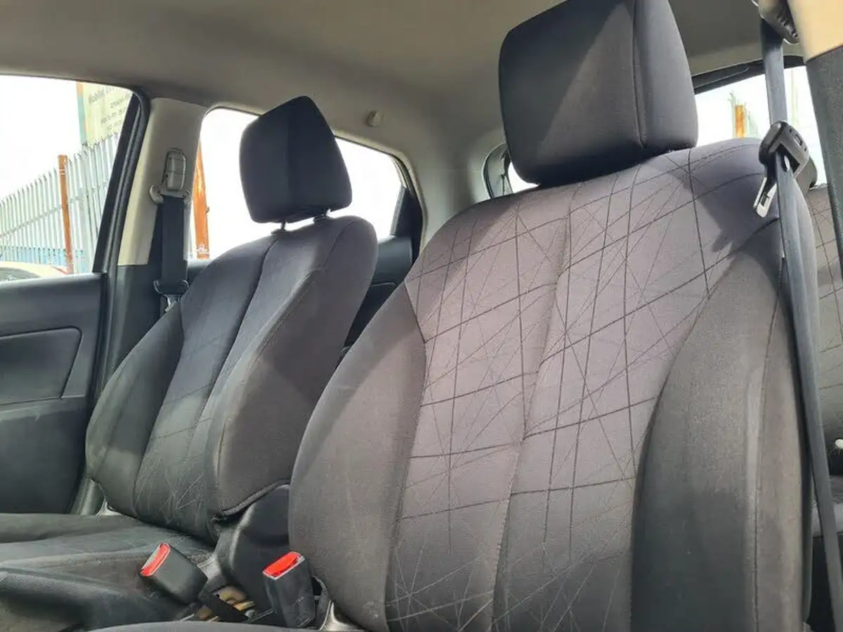 2012-mazda-mazda2-13-tamura-5d-big-13