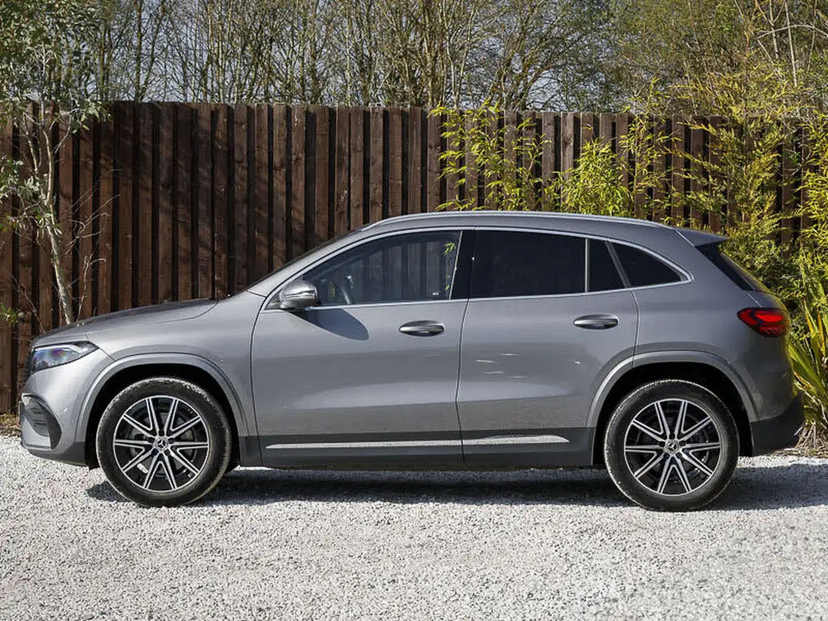 2024-mercedes-benz-eqa-e-eqa-250-amg-line-executive-big-3