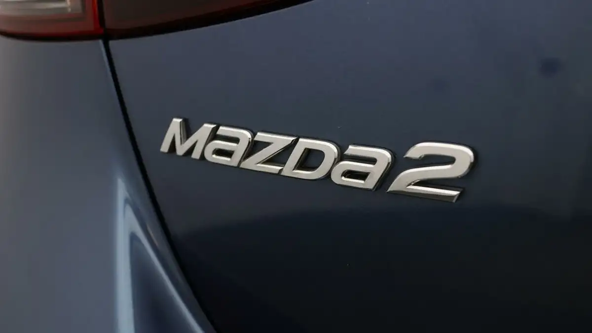 2019-mazda-mazda2-15-se-l-nav-big-19