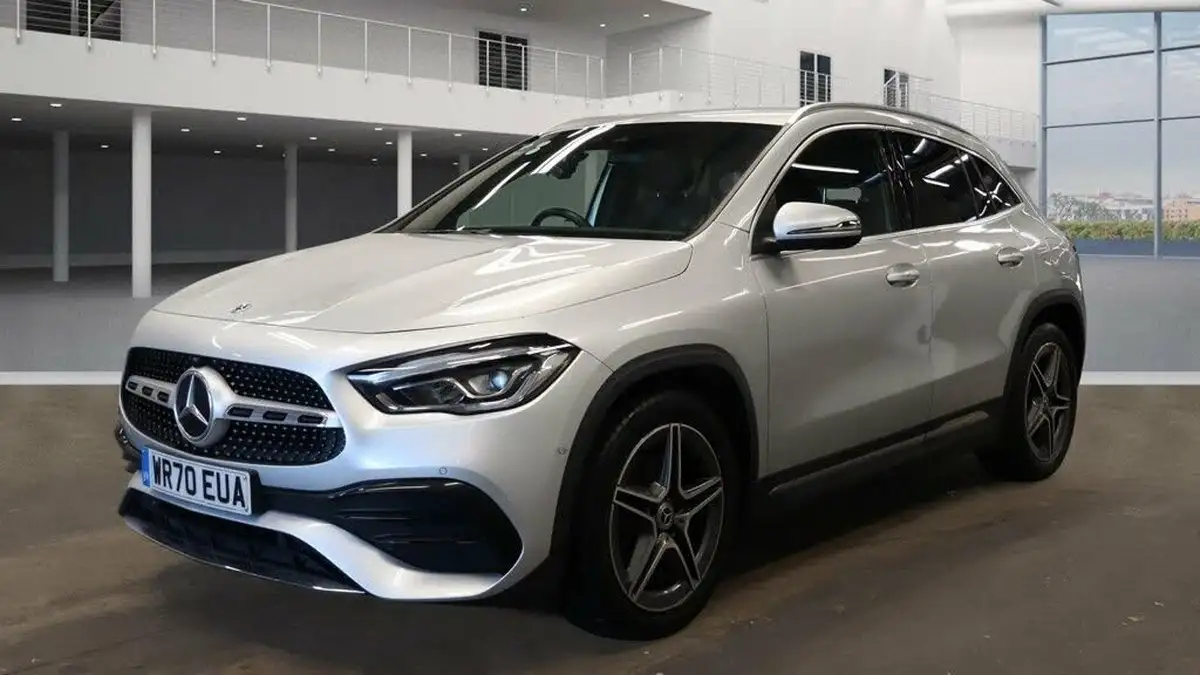 2020-mercedes-benz-gla-class-13-gla-200-amg-line-executive-big-1