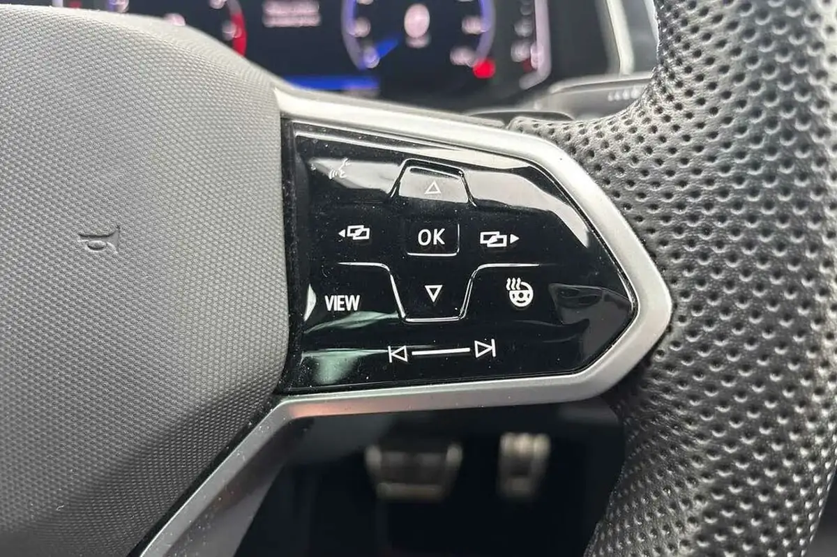 2022-volkswagen-tiguan-15-tsi-r-line-big-14