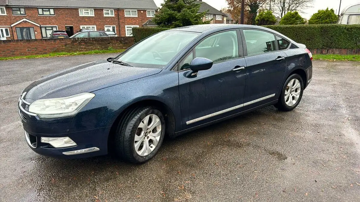 2011-citroen-c5-20td-vtr-nav-saloon-4d-big-5