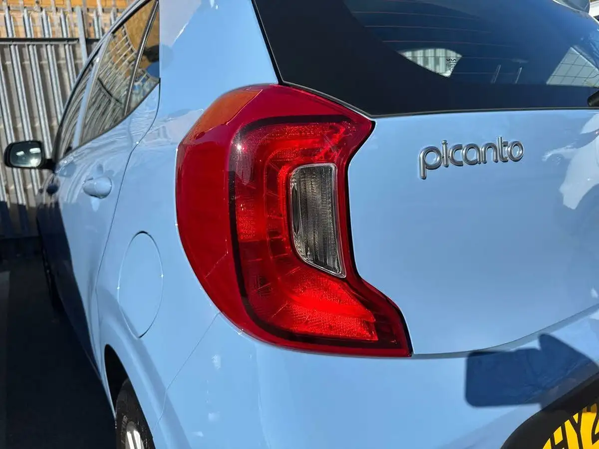 2022-kia-picanto-10-2-big-18