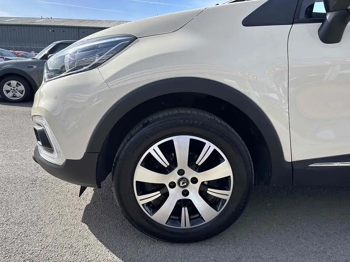2018-renault-captur-09-tce-play-big-12