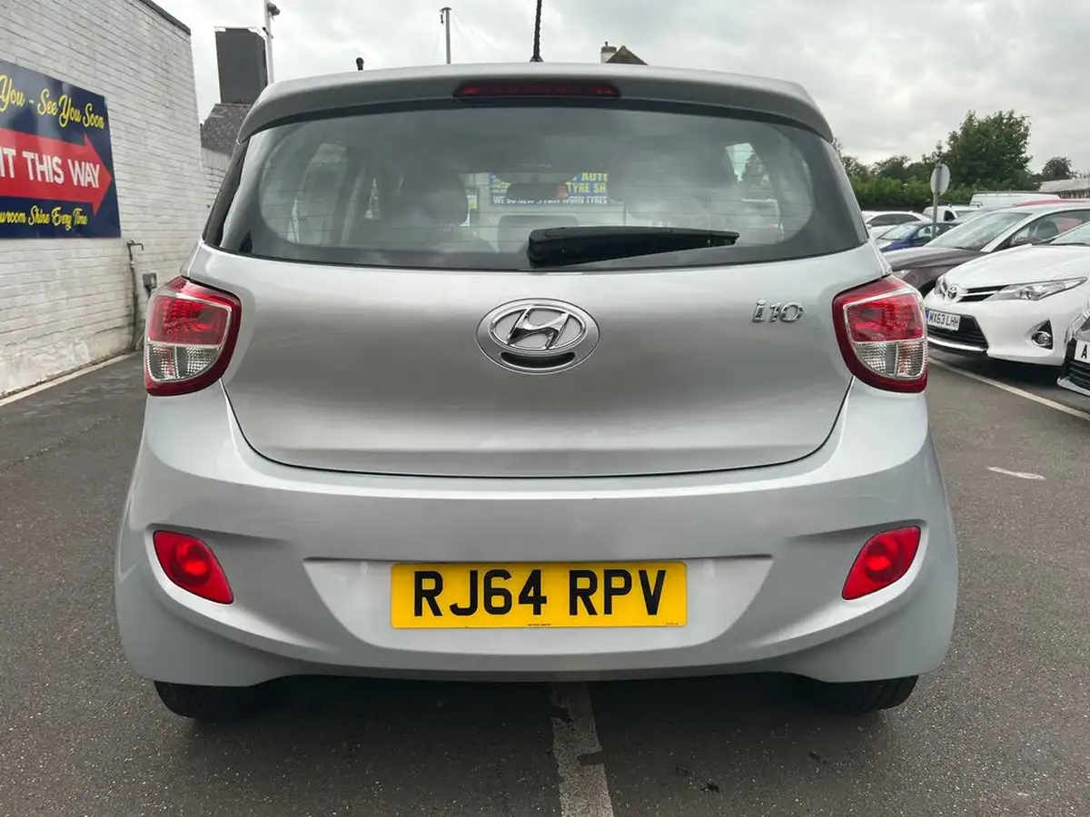 2014-hyundai-i10-10-premium-big-21