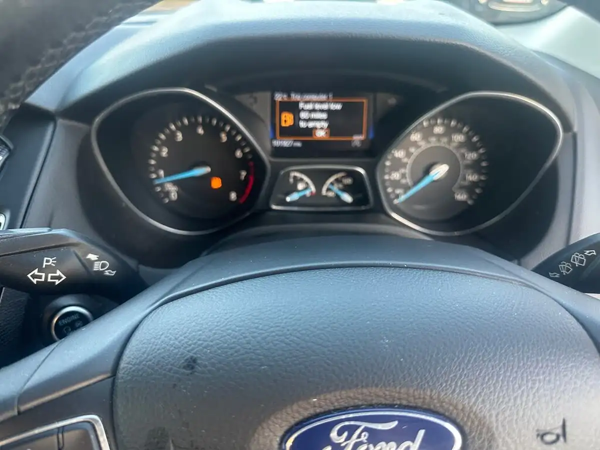 2017-ford-focus-10t-titanium-100ps-hatchback-big-18