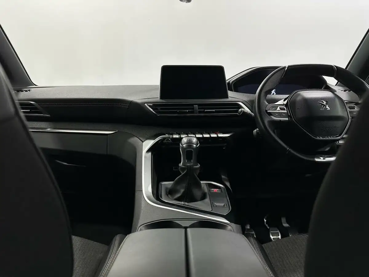 2018-peugeot-3008-suv-12-puretech-gt-line-big-16