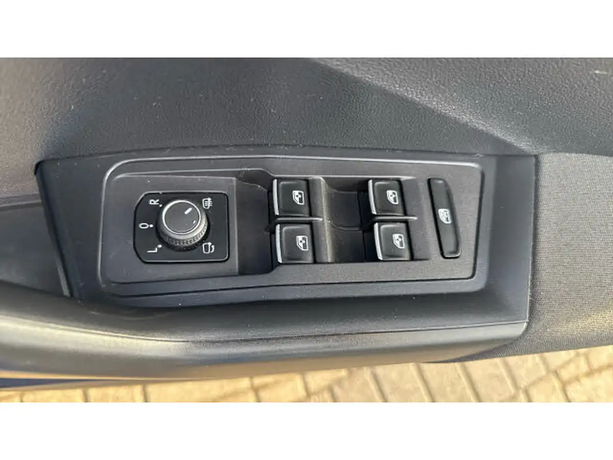 2019-volkswagen-t-roc-15-tsi-se-dsg-big-20
