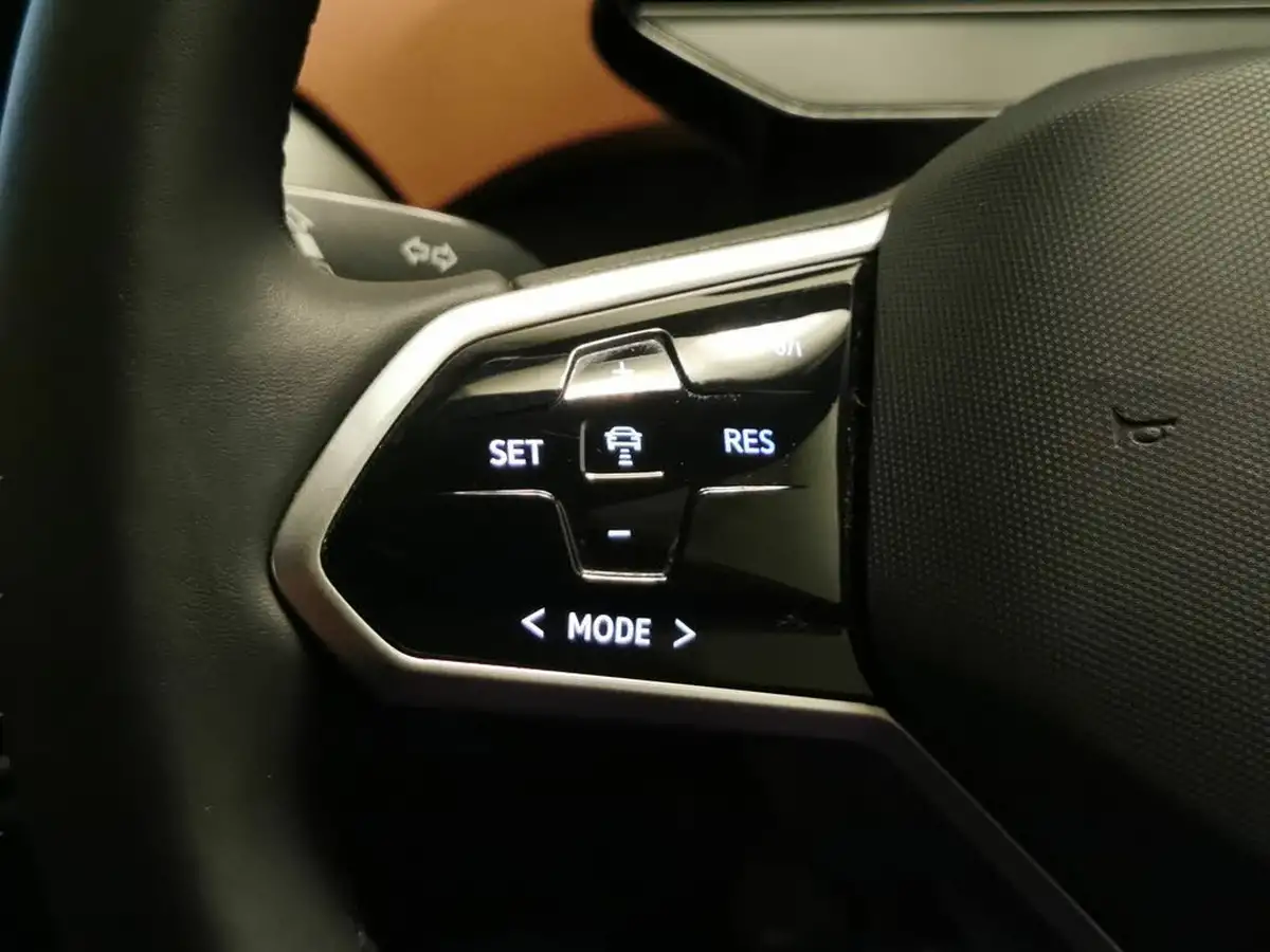 2022-volkswagen-id4-e-life-148ps-52kwh-pure-performance-big-23
