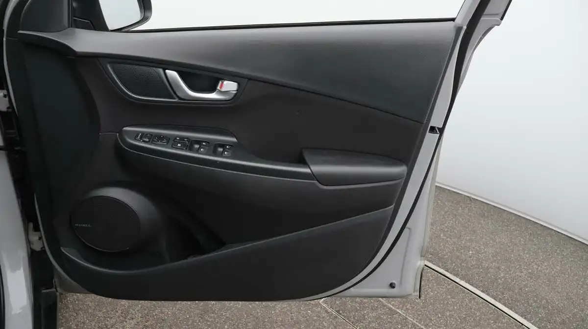2022-hyundai-kona-16-gdi-premium-big-15