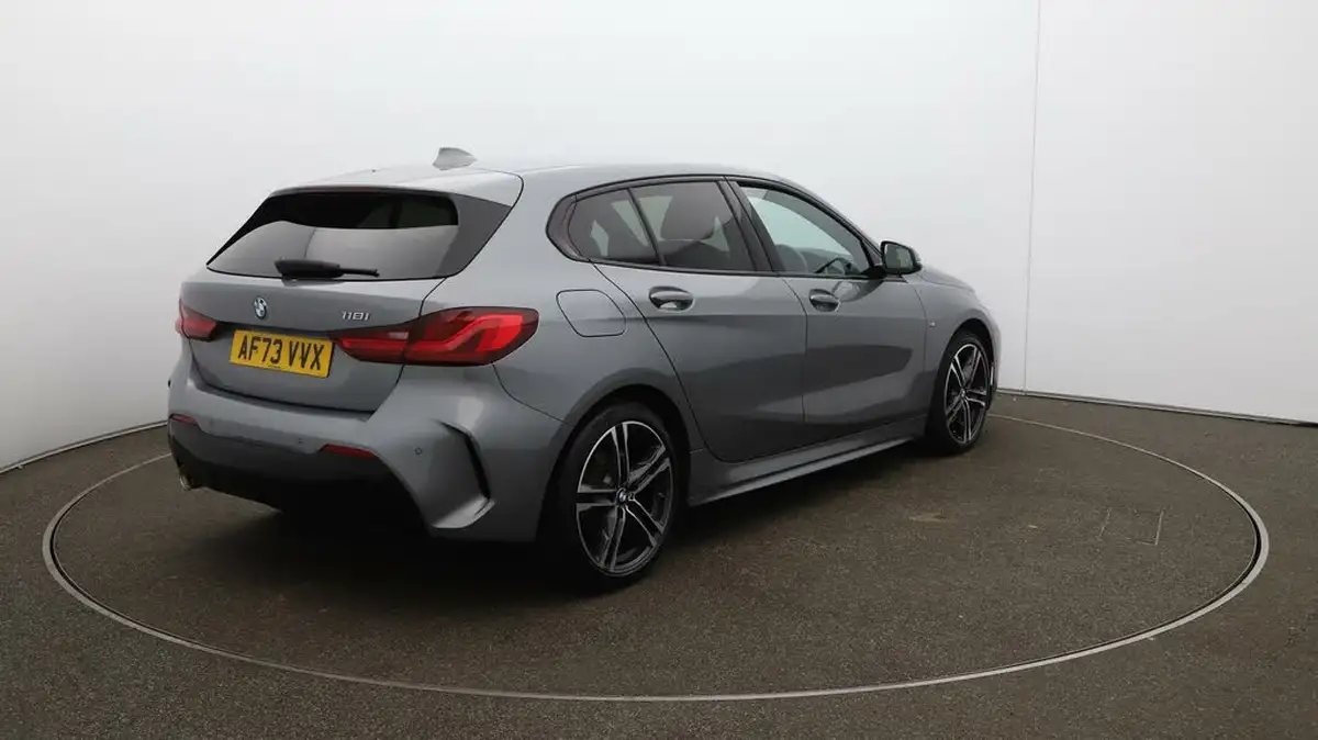 2023-bmw-1-series-15-118i-m-sport-lcp-dct-big-7