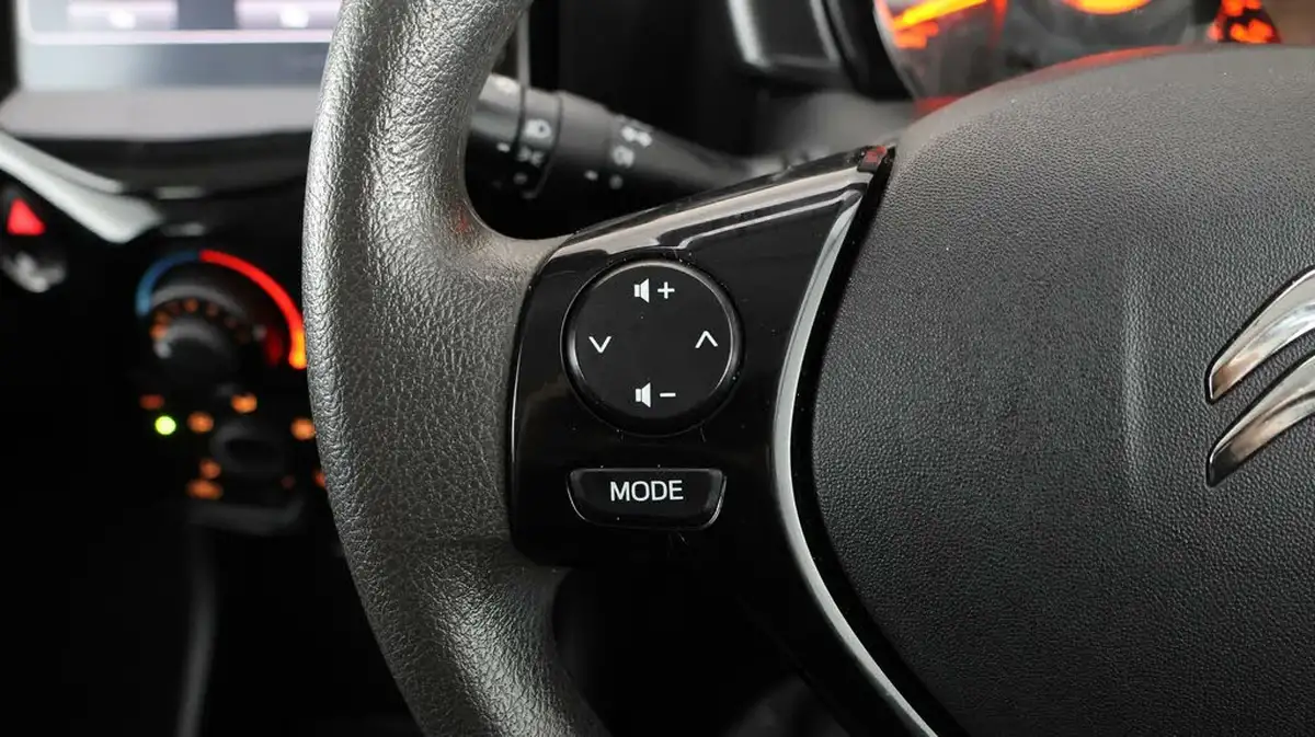 2019-citroen-c1-10-vti-feel-72ps-ss-5d-big-22