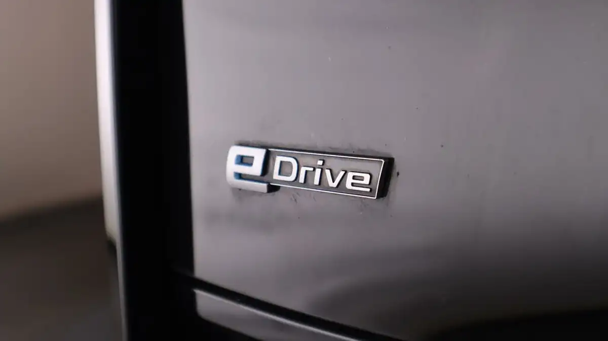 2017-bmw-i3-e-94-ah-extended-range-big-21