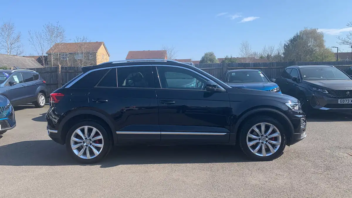 2018-volkswagen-t-roc-20-tsi-sel-ss-big-1