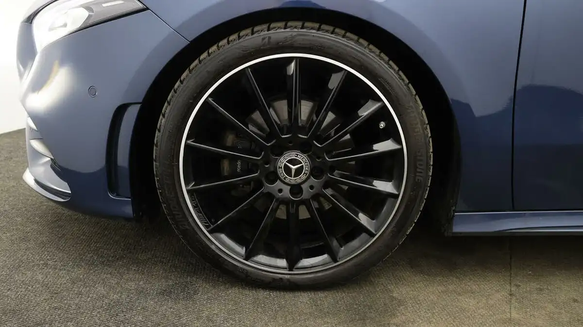 2022-mercedes-benz-a-class-13-a180-amg-line-premium-plus-night-edition-hatchback-5d-big-17