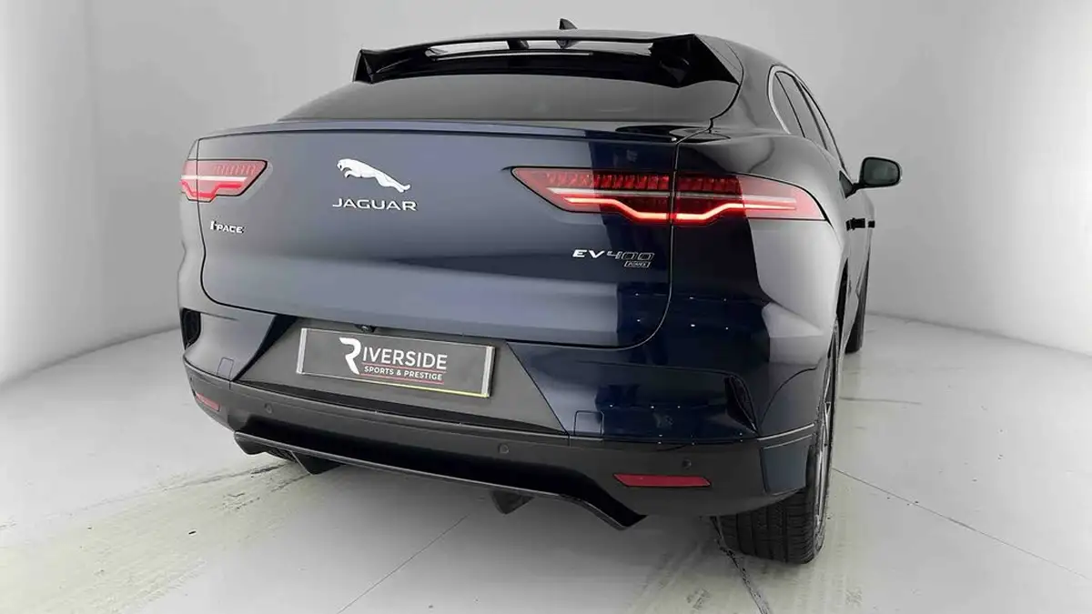 2022-jaguar-i-pace-ev400-se-big-28