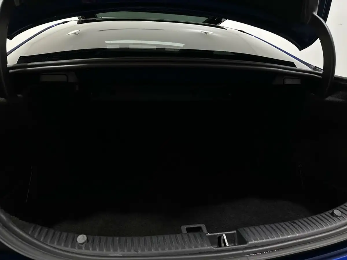 2015-mercedes-benz-c-class-21cdi-c300-amg-line-premiumss-saloon-4d-big-46