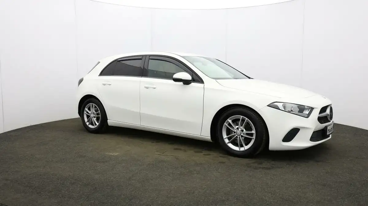 2018-mercedes-benz-a-class-15d-a180d-se-116ps-ss-7g-dct-big-39