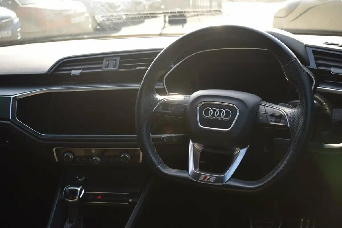 2021-audi-q3-15-35-tfsi-black-edition-codcomfort-sound-pack-station-wagon-big-2
