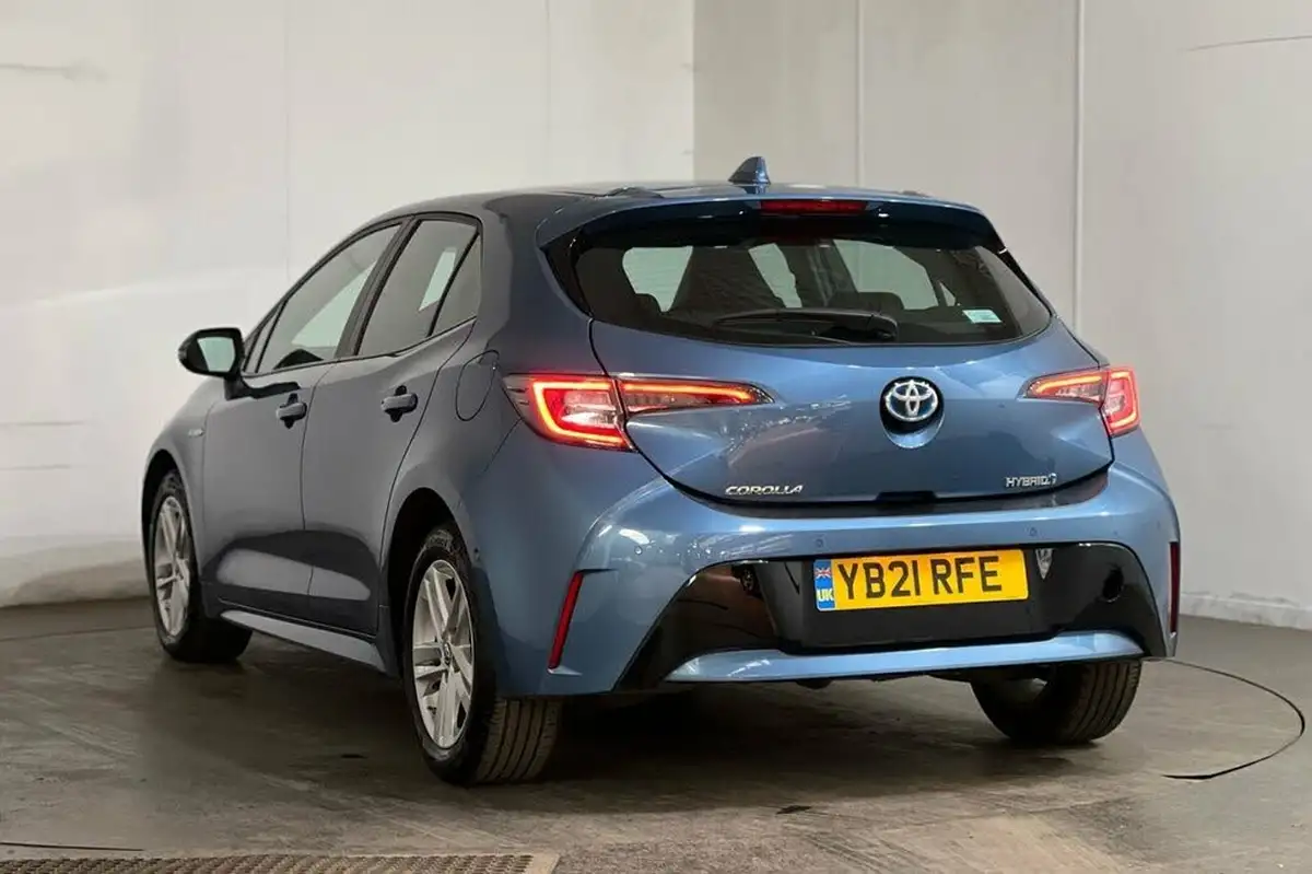 2021-toyota-corolla-18-vvt-i-icon-tech-spare-wheel-hatchback-5d-big-14