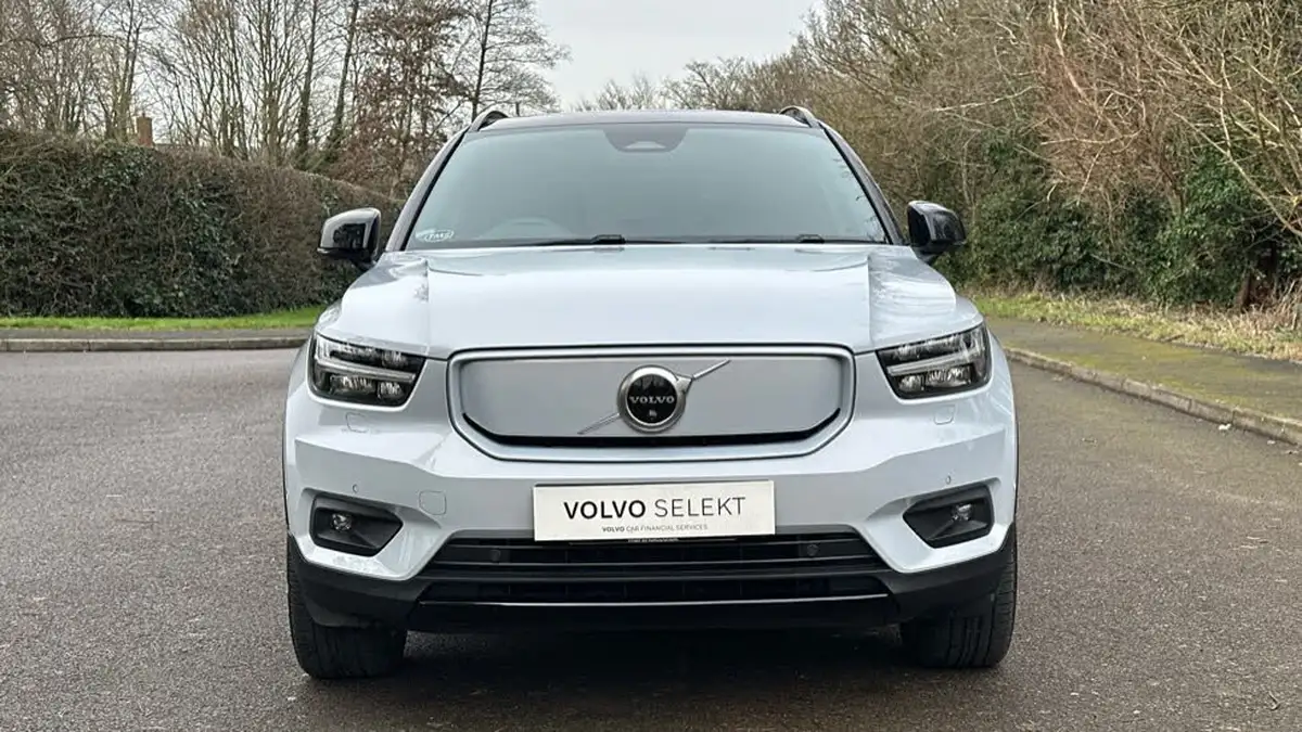 2022-volvo-xc40-e-recharge-pro-big-11
