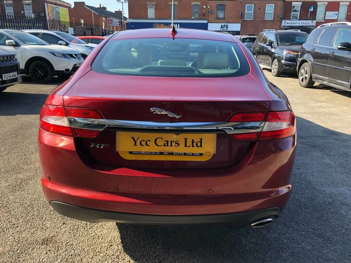 2014-jaguar-xf-22td-luxury-163ps-saloon-4d-big-6