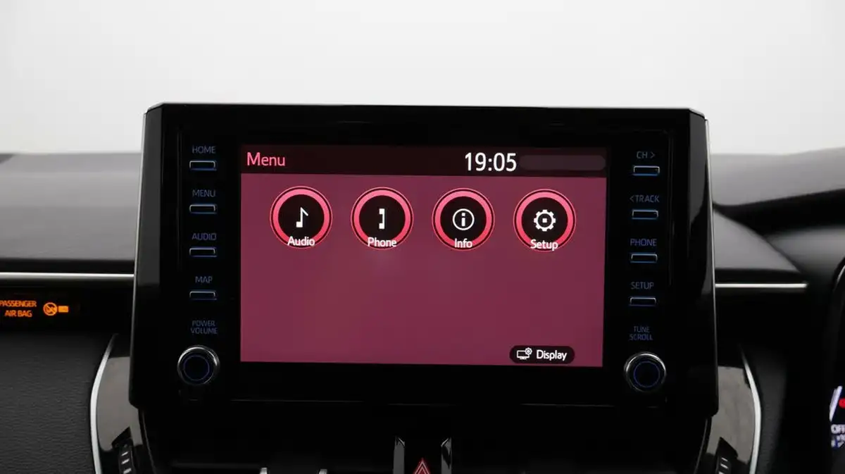 2022-toyota-corolla-18-vvt-i-icon-120bhp-trk-hatchback-5d-big-11