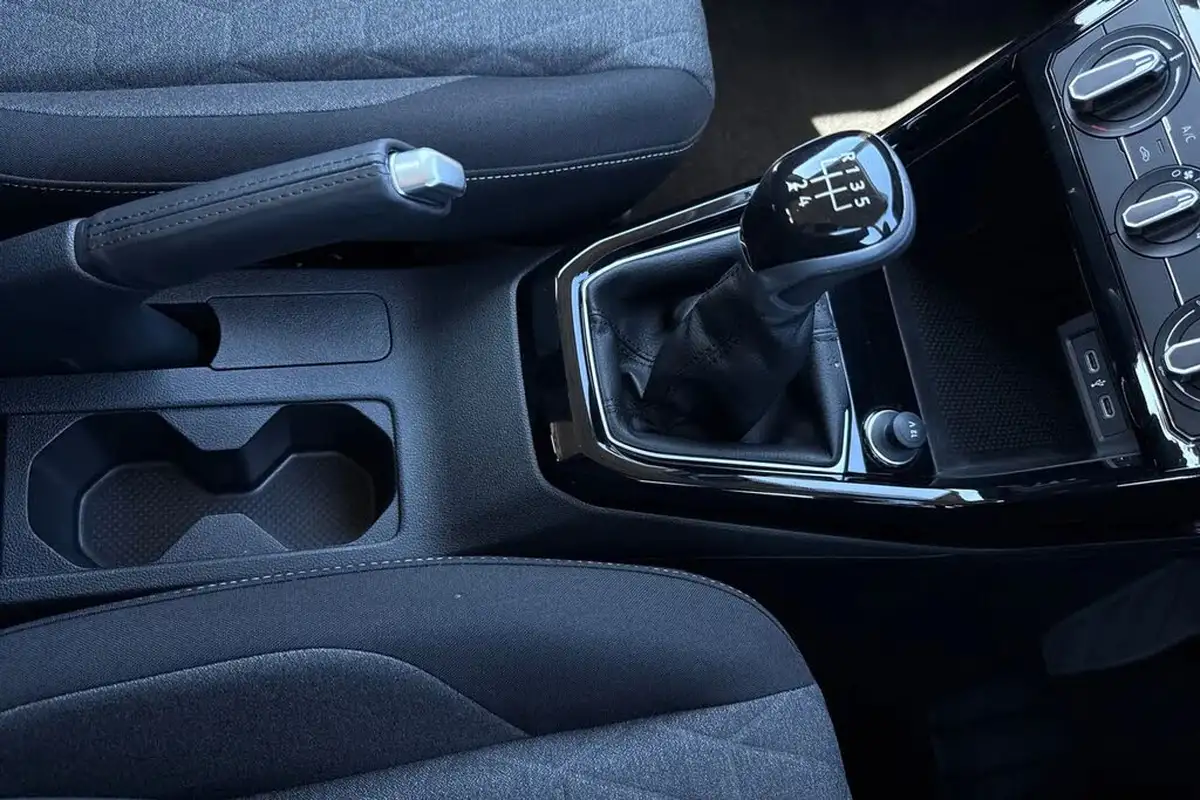 2024-volkswagen-t-cross-10-tsi-life-95ps-big-22