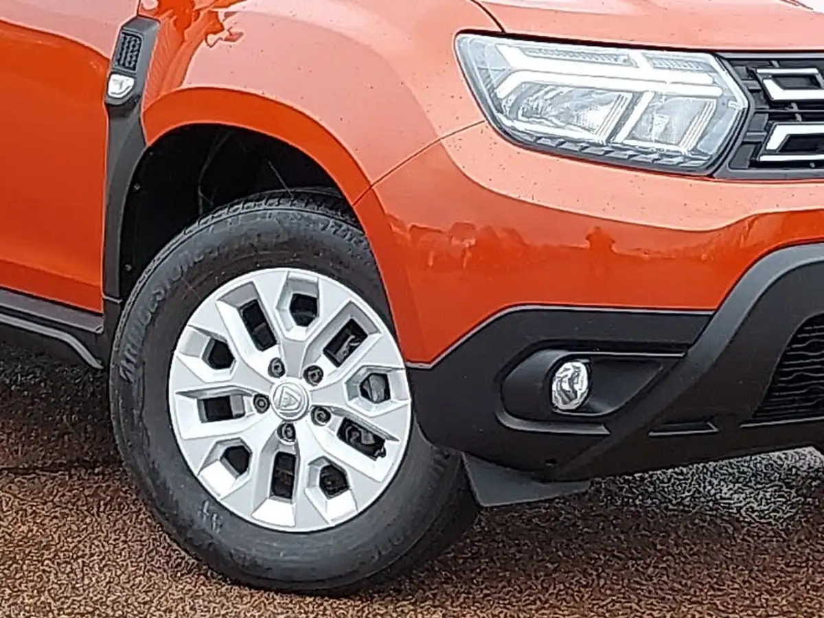 2022-dacia-duster-10-tce-comfort-100bhp-bi-fuel-station-wagon-5d-big-8