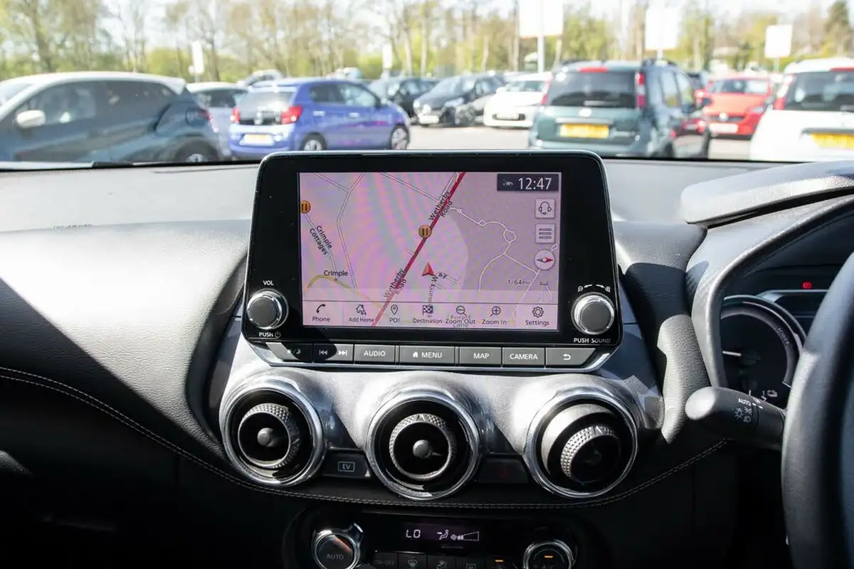 2022-nissan-juke-16-hybrid-n-connecta-big-24
