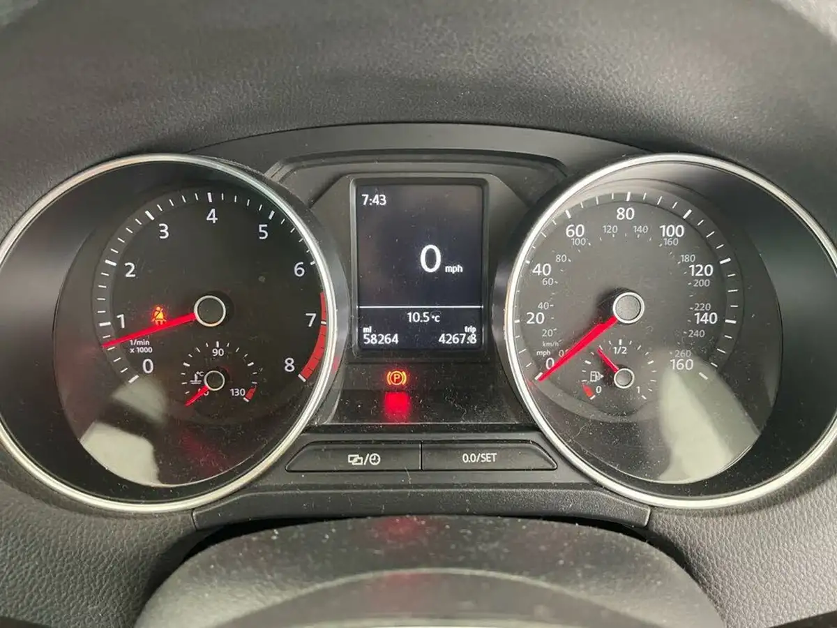 2016-volkswagen-polo-12-tsi-match-5d-big-13