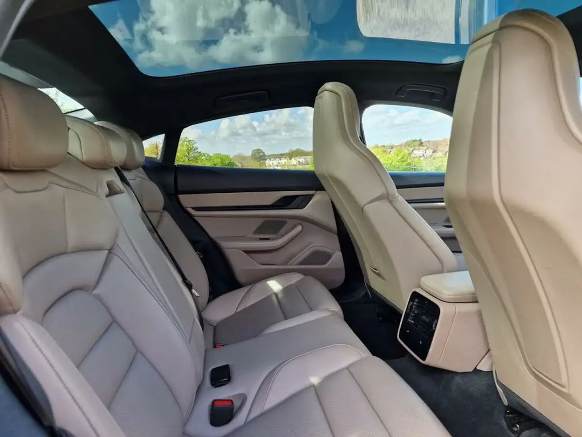 2020-porsche-taycan-e-4s-571ps-performance-battery-plus-big-10