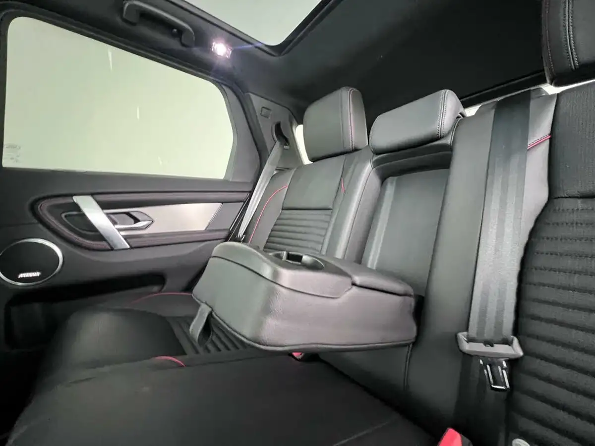 2022-land-rover-discovery-sport-15-p300e-r-dynamic-se-big-11