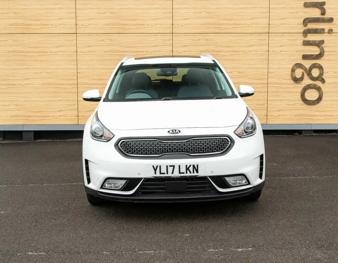 2017-kia-niro-16-gdi-first-edition-big-5