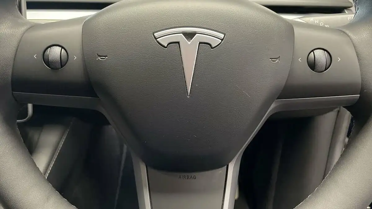 2023-tesla-model-y-e-long-range-big-20